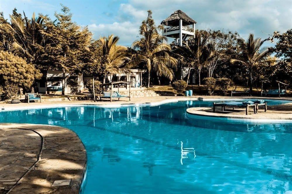 Kinondo Kwetu Hotel Praia de Diani Exterior foto