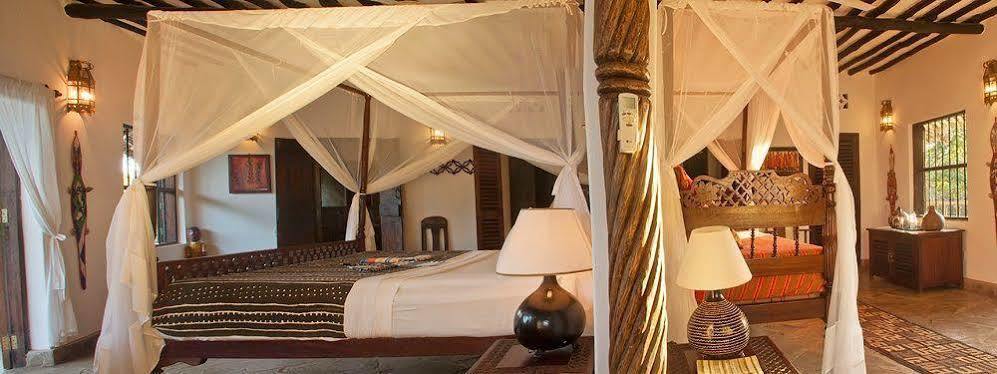 Kinondo Kwetu Hotel Praia de Diani Exterior foto